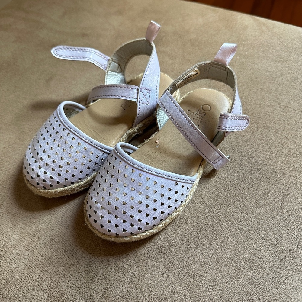 Oshkosh shoes size 7 toddler